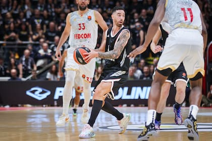Luca Vildoza, en acción durante el partido entre Virtus Bologna y Mónaco, por la Euroleague