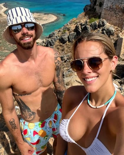 Luca Vildoza y su mujer, Milica Tasic, durante unas vacaciones