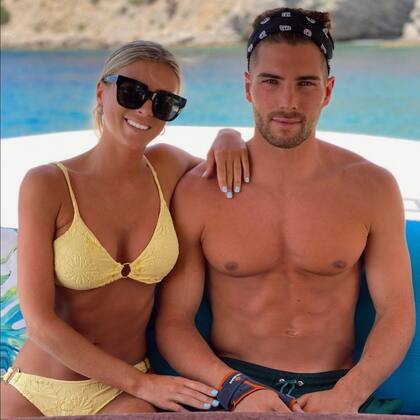 Luca Zidane y su novia Marina en Ibiza. 