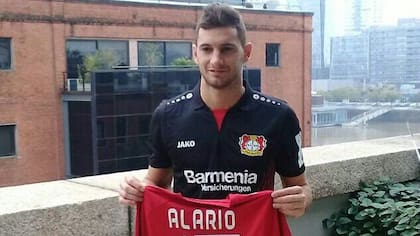 Lucas Alario con la camiseta del Bayer Leverkusen