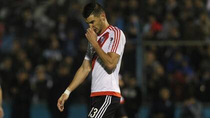 Lucas Alario se hizo la revisión médica por la mañana con los enviados de Bayer Leverkusen y por la tarde se entrenó con River en el predio de Ezeiza; el delantero está decidido a irse