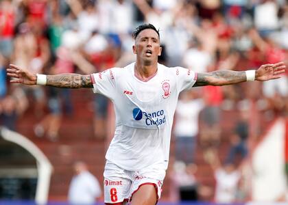 Lucas Barrios gritó el segundo del Globo