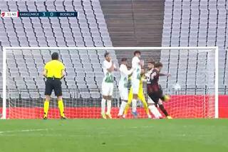 De tiro libre y desde más de 30 metros, el subcampeón en Brasil 2014 que festejó tras casi un año