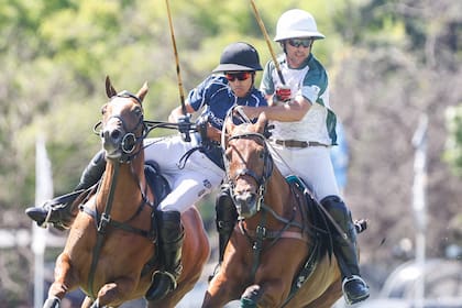 Lucas Criado trastabilla en el cruce con Joaquín Pittaluga