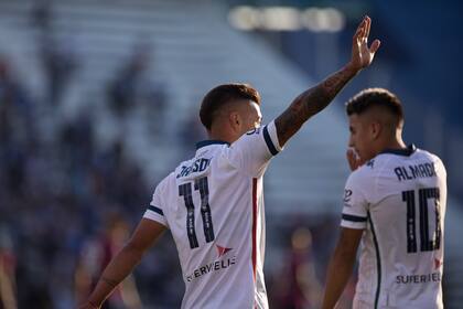 Lucas Janson festeja su gol, el 2-1 de Vélez ante San Lorenzo