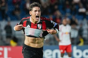 River deja los pergaminos de lado: no gusta ni golea, pero casi siempre gana con un arquero que es una maravilla