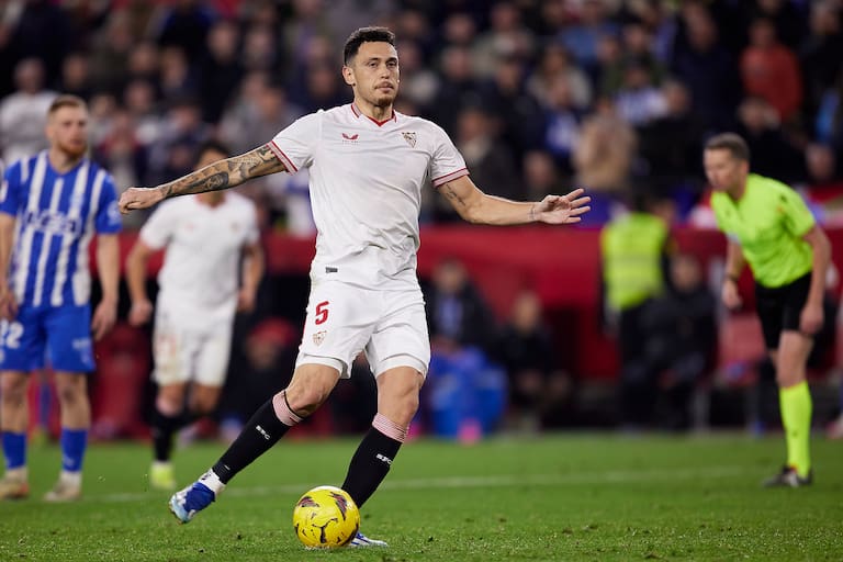 Lucas Ocampos anotó un gol de penal mirando para el costado, pero al Sevilla no le alcanzó: perdió y sigue hundiéndose