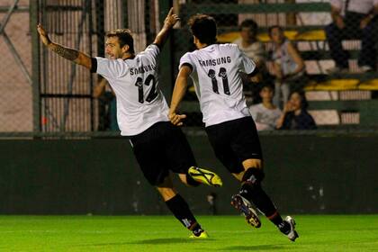 Lucas Pratto hizo los dos en el triunfo de Vélez