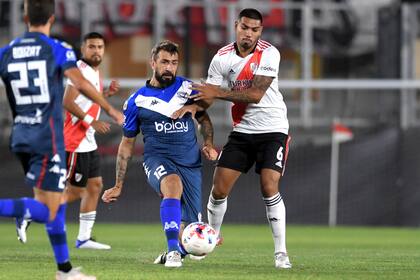 Lucas Pratto, otro que volvió al Monumental, pero con la camiseta de Vélez