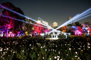 El Rosedal se llenó de luces de colores con "Secret Garden"