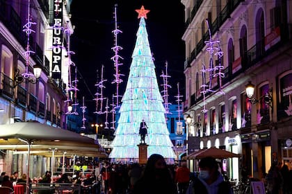 Luces navideñas en las calles de Madrid, el 22 de diciembre de 2021