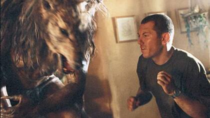 Luchar en Dog Soldiers es algo que se hace con mucho estilo así como lo muestra esta imagen.
Foto: Pathé