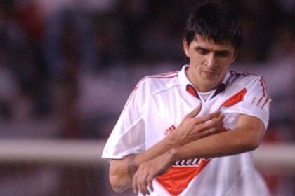 Lucho González, tras la derrota de River ante San Pablo en 2005