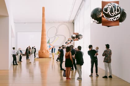 Luchona, escultura de Gabriel Chaile en la muestra Pes de Barro, curada el año pasado por Chus Martínez y Filipa Ramos en la Galería Municipal do Porto