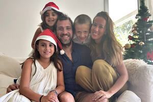 Lucía Ibarguren; su marido, Benjamín, y sus tres hijos Esmeralda, Salvador y Margarita