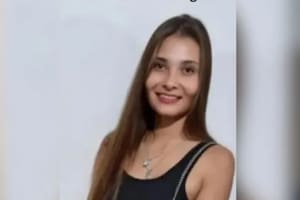 La emotiva despedida del novio de la joven que murió por una explosión en un patio de comidas