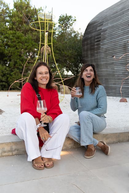 Lucía lacarra y Dolores Álzaga