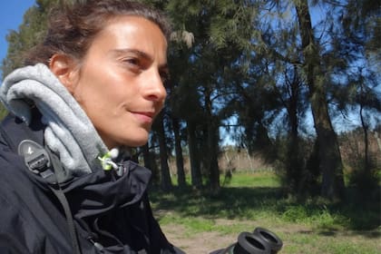 Lucía Mentesana, doctora en Ornitología, fue una de las autoras del trabajo sobre la asimetría en los nidos de los horneros
