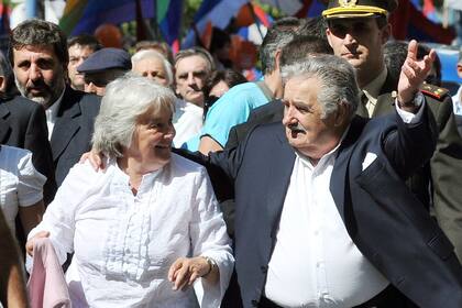 Lucía Topolansky junto al presidente uruguayo, José Mujica