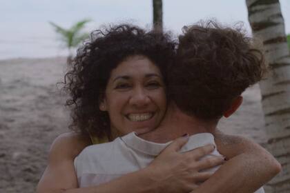 Luciana Acuña y Alejo Moguillansky en una escena de Por el dinero