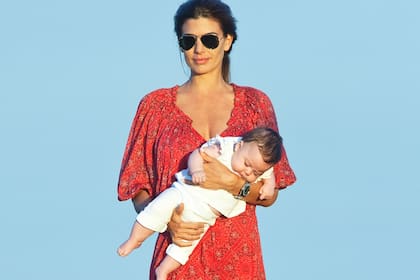 Luciana Awada con su beba de tres meses