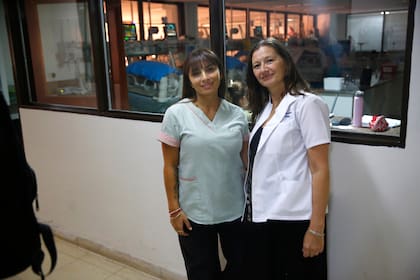 Luciana Marrero y Sonia Scardapone, claves en la atención de los chicos internados en el Hospital Penna en la madrugada de la gran inundación