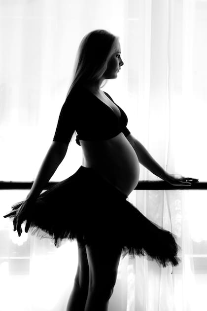Luciana Narduzzi, maestra de Ballet Estudio, cursando su octavo mes de embarazo