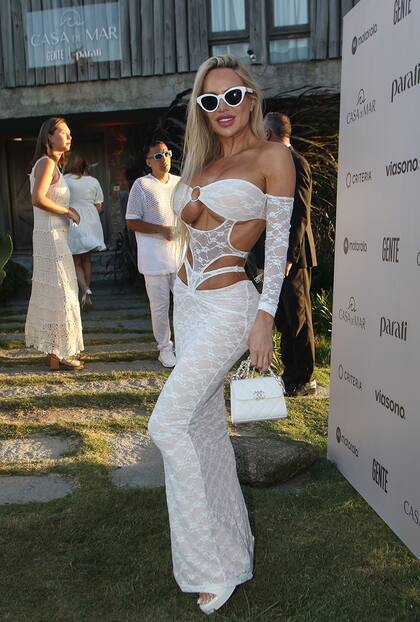 Luciana Salazar y su revelador vestido con transparencias