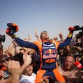 La emoción de Benavides tras ganar el Dakar y la locura de su equipo: "¡Lu-cia-no, Lu-cia-no!"