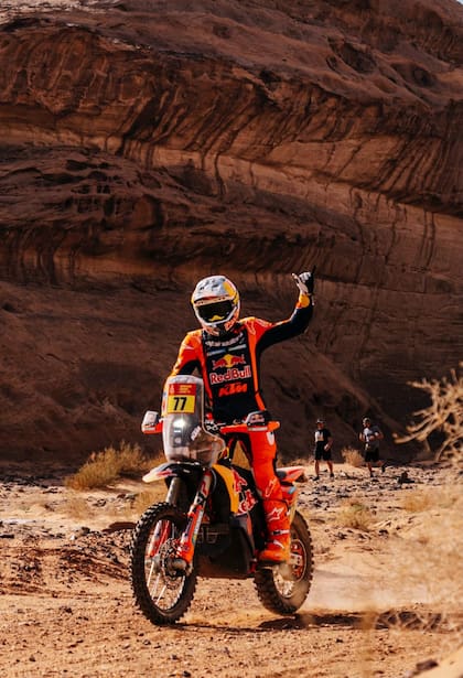 Luciano Benavides, ganador de la etapa de motos del Dakar