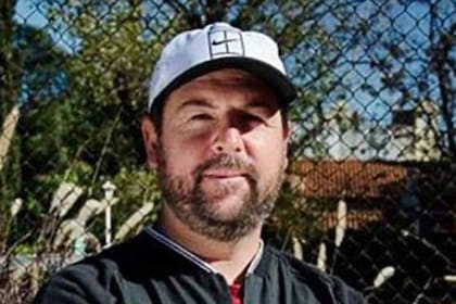 Luciano Cabeiro, entrenador de tenis, tuvo que cambiar de vida: se fue a vivir a México y trabaja como administrador de un club de pádel