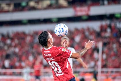 Luciano Cabral debutó ante Sarmiento e hizo un golazo ante Talleres, en Córdoba