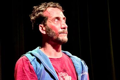 Luciano Cáceres en Muerde