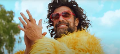 Luciano Castro se lució en el video de Flor Vigna