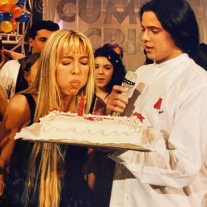 Luciano Castro y Cris Morena en Jugate conmigo, un éxito de la primera época de Telefe en la década del noventa