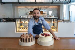 Luciano García preparó dos tortas de celebración en su masterclass para Foodit