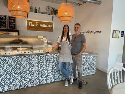 Luciano Gatti y María Laura Aleman abrieron en 2019 The Plantisserie,  local de comida vegana