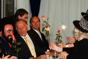 Luciano Pavarotti y Tibor Rudas, entre rosas y estrellitas