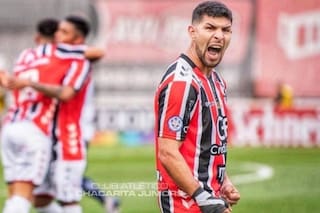 El capitán de Chacarita chocó cuando iba a entrenar y quedó internado en terapia intensiva
