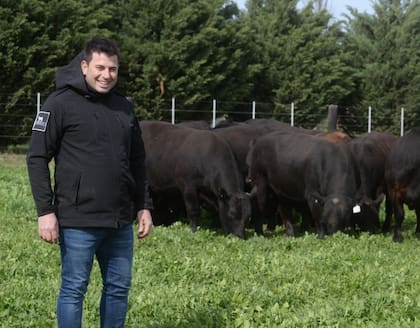 Luciano Trappa, en su cabaña Curacó, en General Acha, La Pampa