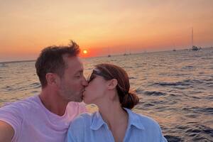 Luciano y Julia, en una imagen publicada por el cantante en San Valentín