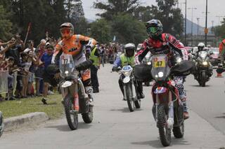 Salta celebra a sus ídolos en el Dakar, los hermanos Benavides