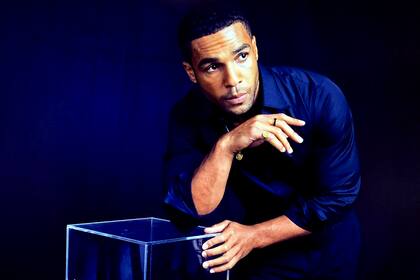 Lucien Laviscount es uno de los pocos hombres que cumple con la fórmula