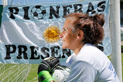 Lucila Sandoval creó un grupo llamado las Pioneras para reconstruir la historia de la selección femenina