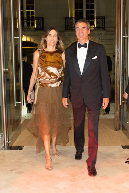 Lucila Vacca Vergara y Hernán Agote, elegantísimos.