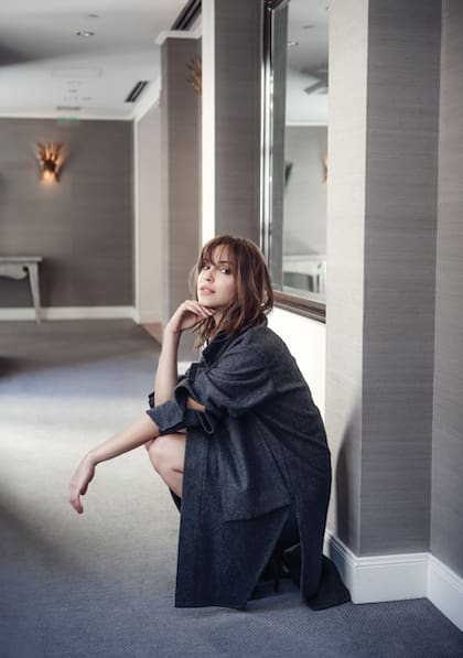 Lucila vivió en Nueva York y en París, donde trabajó para marcas como Stella McCartney y Dior.