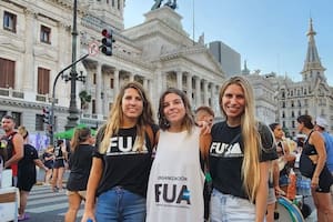 Lucille Levy (en el extremo derecho) será la candidata a legisladora porteña de la UCR en las proxímas elecciones en la Ciudad de Buenos Aires