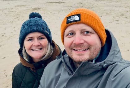 Lucy y Rhys Thomas tomaron la decisión de comprar una iglesia para remodelarla por completo