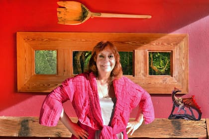 Ludovica Squirru Dari cumple 40 años publicando el horóscopo chino, en el año del dragón.