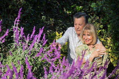 Luego de años viviendo en un campo de Luján, el matrimonio se mudó al sector de la Zona Norte más alejado de Buenos Aires. La casa que alquilan está rodeada de plantas y flores
